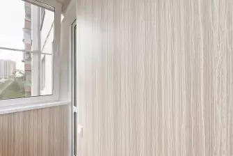 Отделка балкона МДФ с утеплением и остеклением