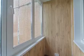 Отделка ПВХ 2-метровой лоджии