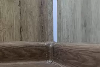 Отделка ПВХ панелями и холодное остекление на балконе