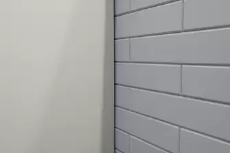  Отделка лоджии ламинатом с боковым окном