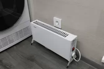  Отделка лоджии ламинатом с боковым окном