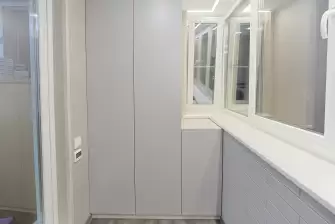  Отделка лоджии ламинатом с боковым окном