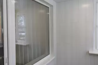 Тёплый балкон с отделкой ламинатом