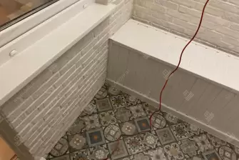 Отделка с утеплением балкона Сапожок